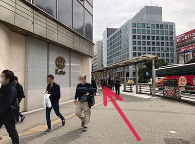 JR新宿駅西口からのルート